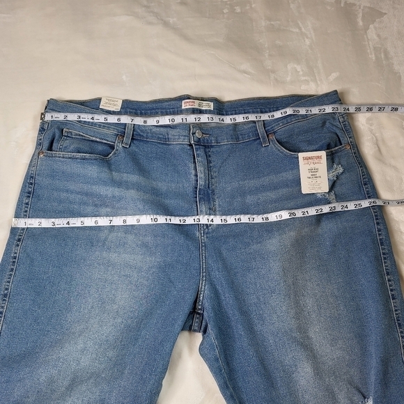 Levi's Heritage High Rise Distressed cropped ankle Jeans. Size 28W - Picture 10 of 11